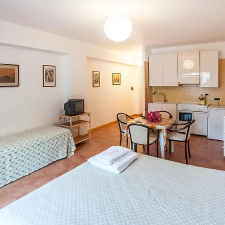Apartment Eolcalandra Per Vacanza